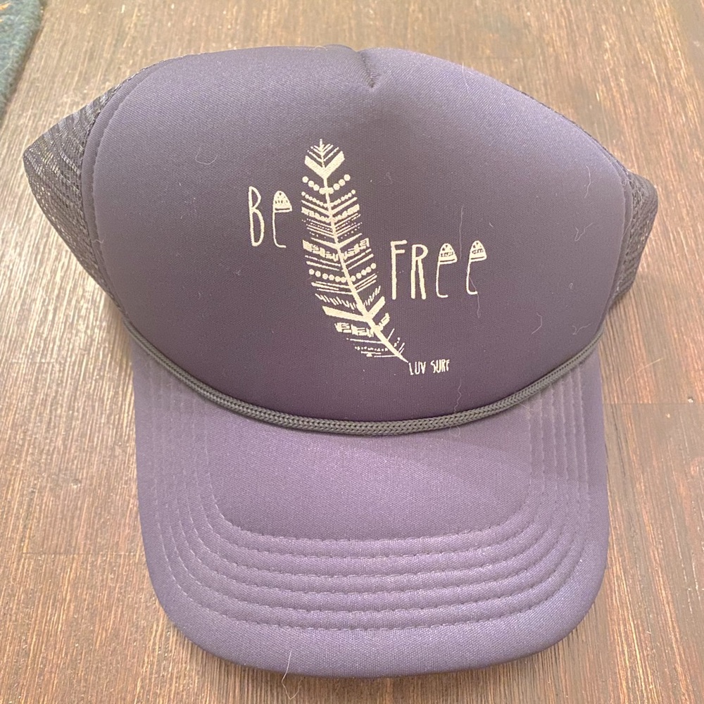 “Be Free” trucker hat